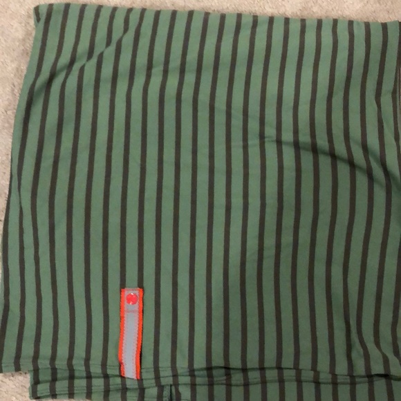 Lululemon Scarf/Wrap - Picture 1 of 2